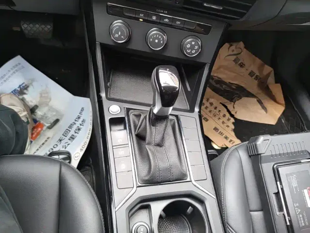 Volkswagen Passat — Фото автомобиля 13