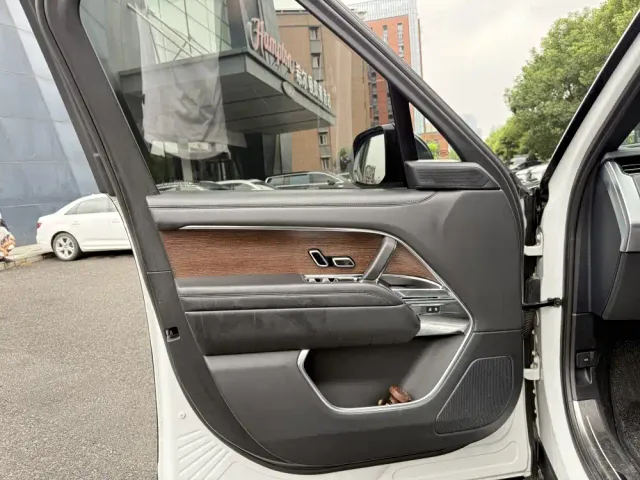 Land Rover Range Rover — Фото автомобиля 4