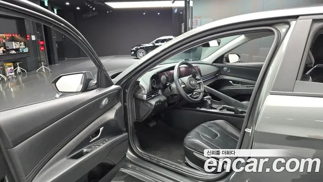 Hyundai Avante CN7 — Фото автомобиля 10