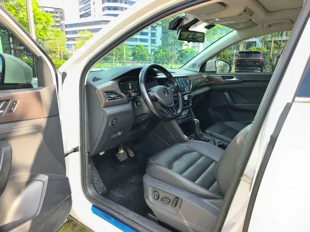 Volkswagen Tharu — Фото автомобиля 10