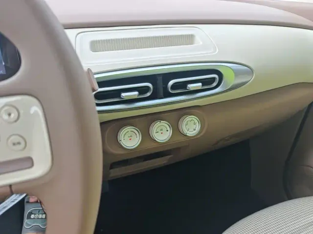Wuling Hongguang Mini EV — Фото автомобиля 12