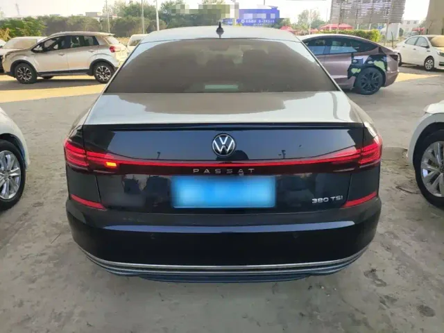 Volkswagen Passat — Фото автомобиля 5