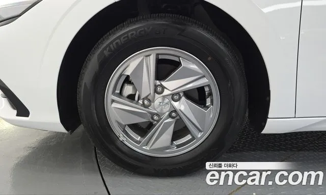Hyundai Avante — Фото автомобиля 5