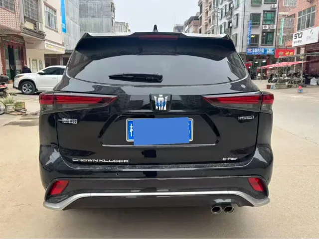Toyota Crown Kluger — Фото автомобиля 4