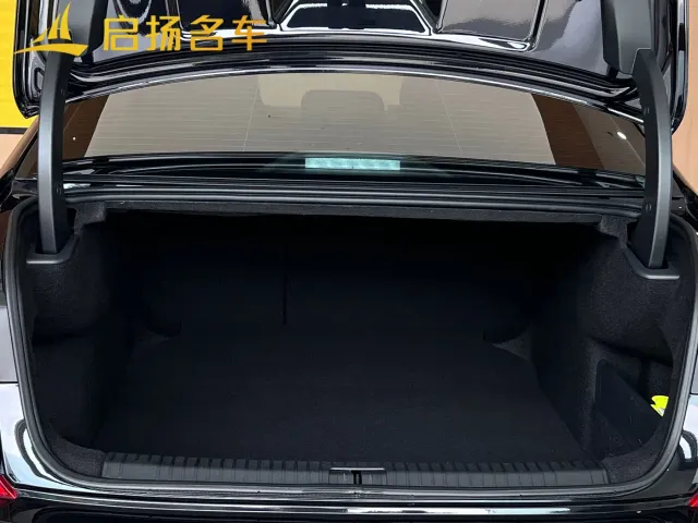 Volkswagen Passat — Фото автомобиля 18