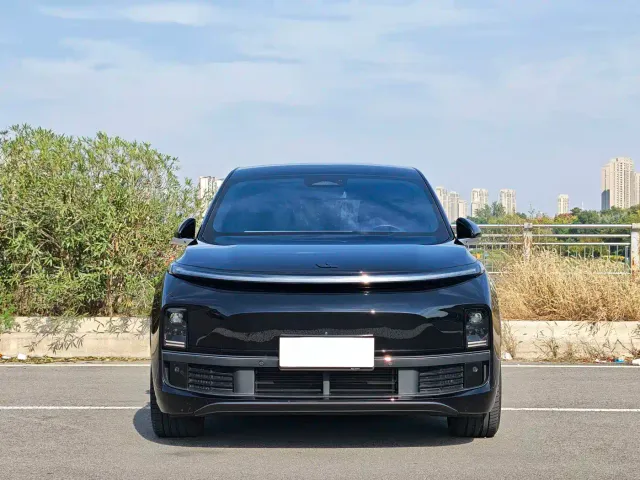 Li Auto L9 — Фото автомобиля 2
