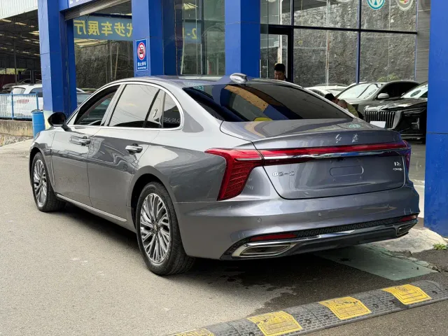 Hongqi H5 — Фото автомобиля 8