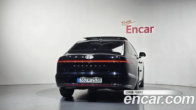 Hyundai Grandeur GN7 — Фото автомобиля 4