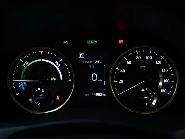 Toyota Vellfire — Фото автомобиля 8