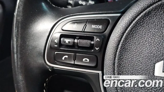 Kia Niro — Фото автомобиля 29