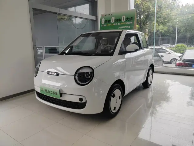 Фотография автомобиля — Changan Lumin