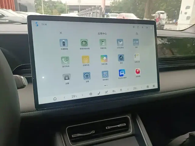 BYD Qin L — Фото автомобиля 12