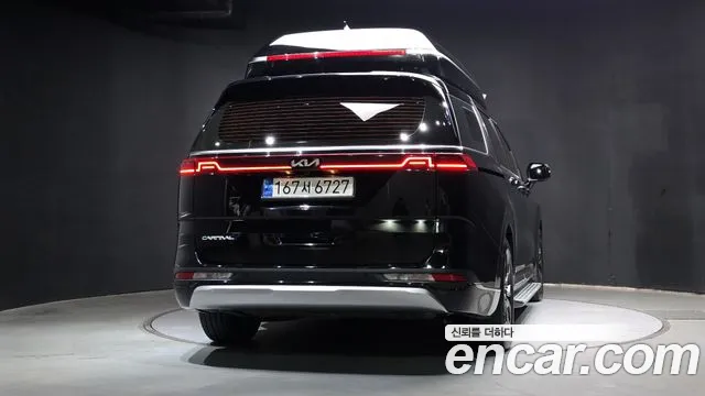 Kia Carnival Generation 4 — Фото автомобиля 4