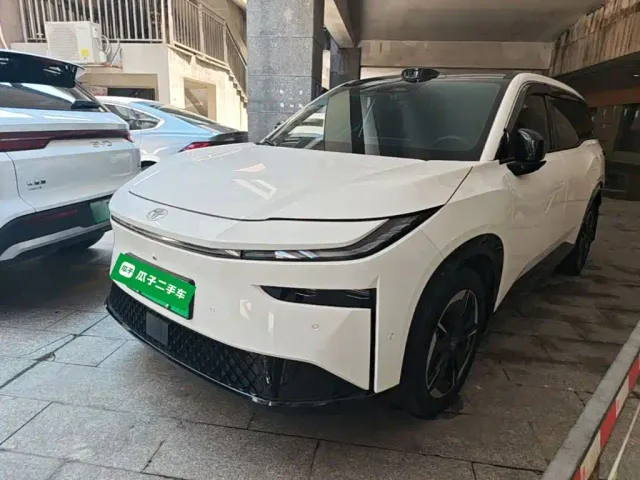 Фотография автомобиля — Toyota BoZhi 3X