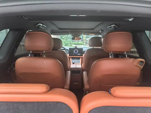 AITO Wenjie AITO M7 2024 1.5T Smart Drive 4WD Ultra 6-seater — Фото автомобиля 6