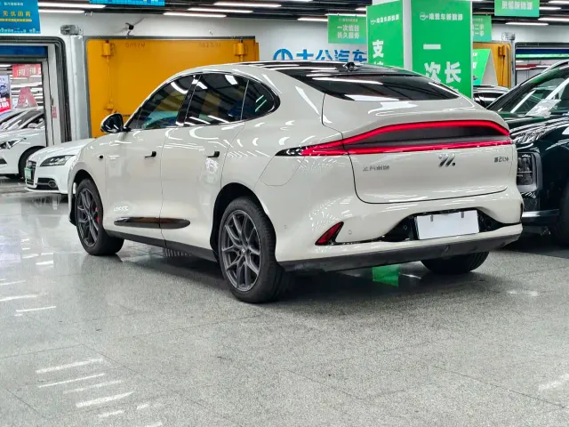IM Motors LS6 — Фото автомобиля 5