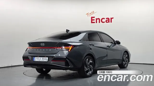 Hyundai Avante CN7 — Фото автомобиля 2