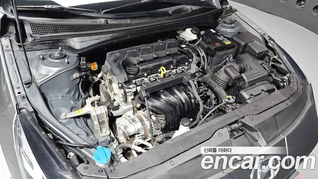 Hyundai Avante CN7 — Фото автомобиля 5