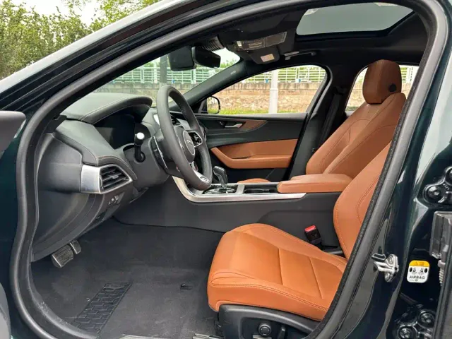 Jaguar XEL — Фото автомобиля 5