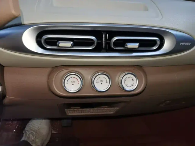 Wuling Hongguang Mini EV — Фото автомобиля 12