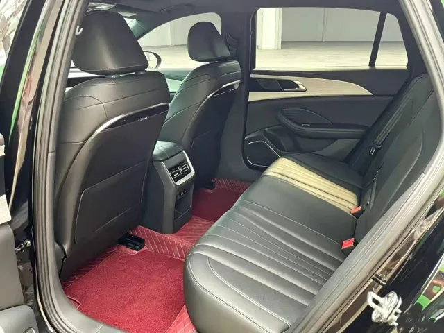 Hongqi H5 — Фото автомобиля 6