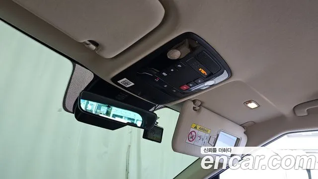 Kia Carnival Generation 4 — Фото автомобиля 23