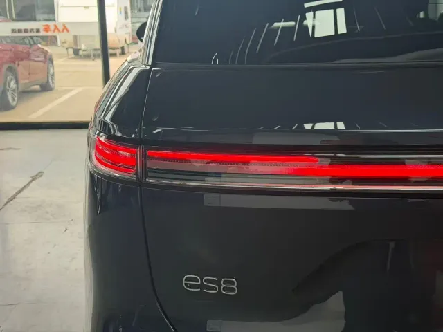 Nio ES8 — Фото автомобиля 19