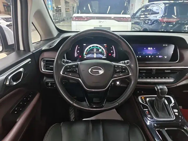 GAC Trumpchi M6 — Фото автомобиля 10