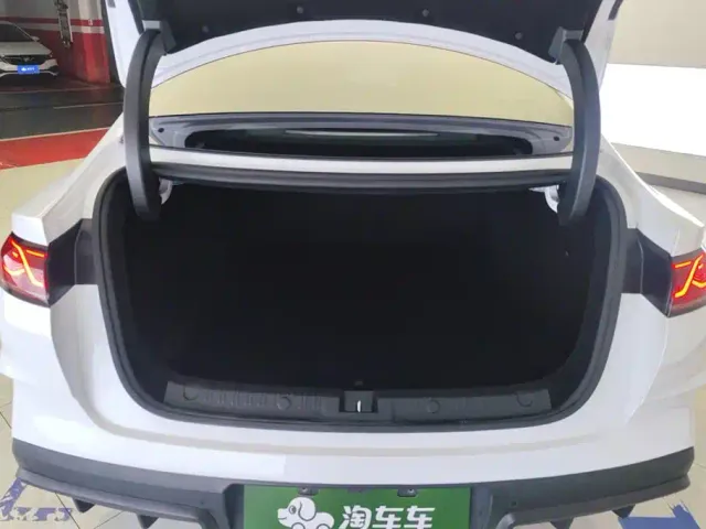 BYD Qin L — Фото автомобиля 4