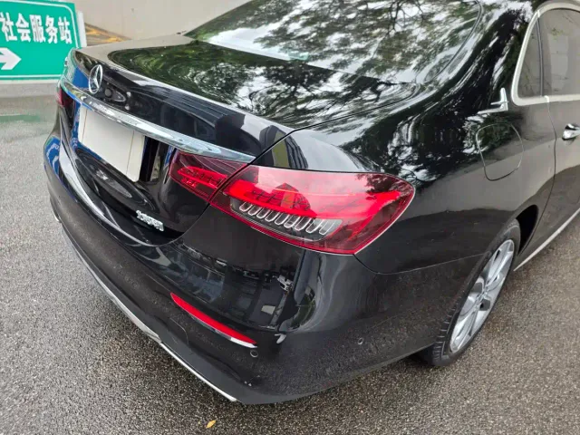 Mercedes-Benz E-Class — Фото автомобиля 29
