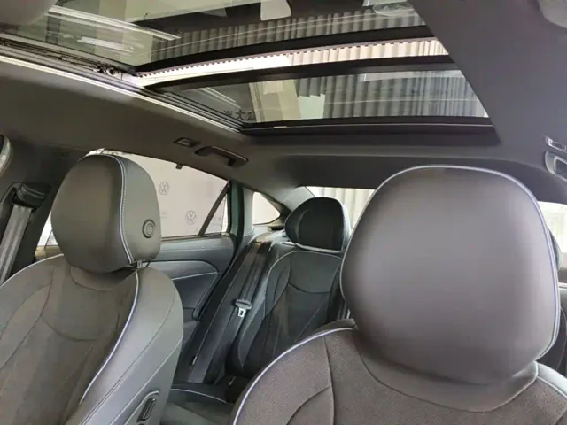 Volkswagen Passat — Фото автомобиля 17