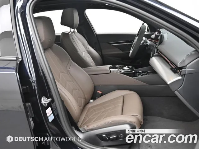 BMW 5-Series 5 серия (G60) 523d xDrive M Sport — Фото автомобиля 10