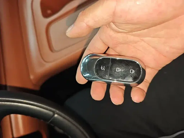 Leapmotor C10 — Фото автомобиля 8