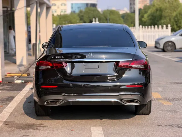Mercedes-Benz E-Class — Фото автомобиля 16