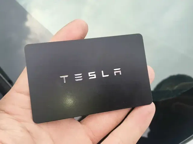 Tesla Model Y — Фото автомобиля 8