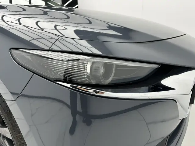 Mazda Axela — Фото автомобиля 10