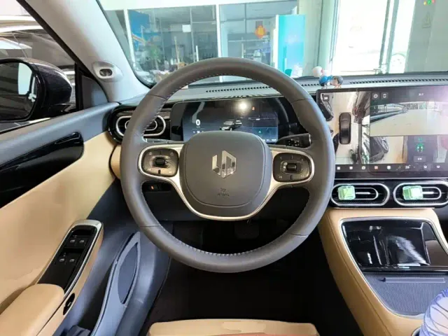Leapmotor C01 — Фото автомобиля 10