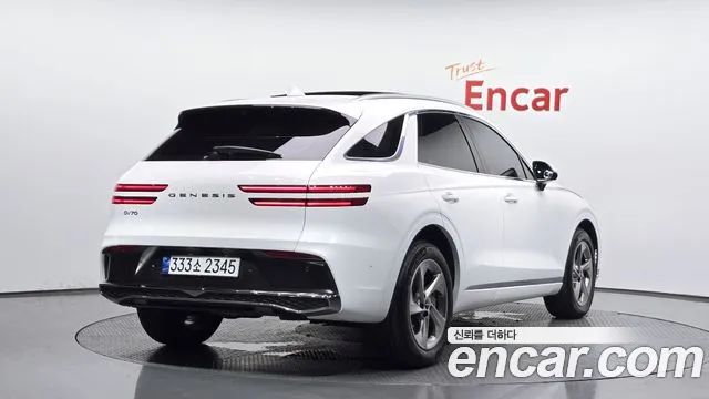 Genesis GV70 2.5T Бензин 2WD — Фото автомобиля 2