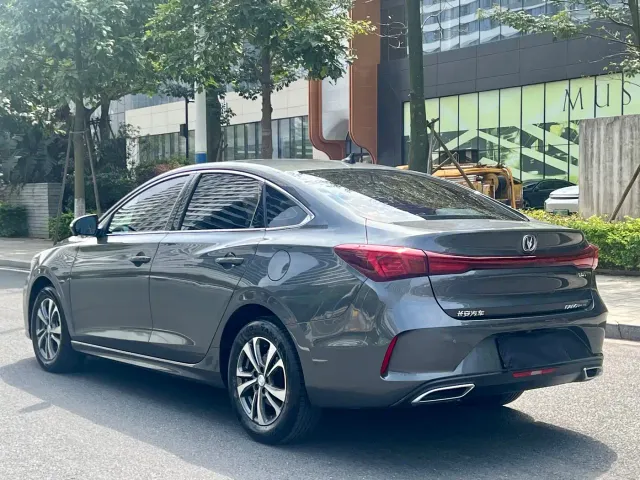 Changan Eado — Фото автомобиля 13