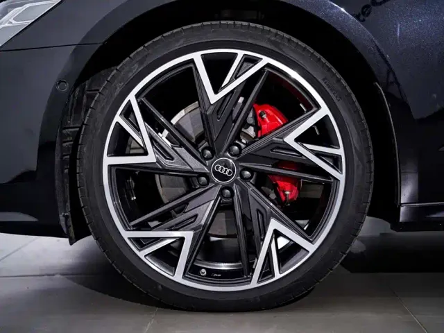 Audi A7L — Фото автомобиля 12