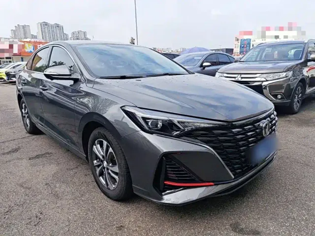 Changan Eado — Фото автомобиля 3