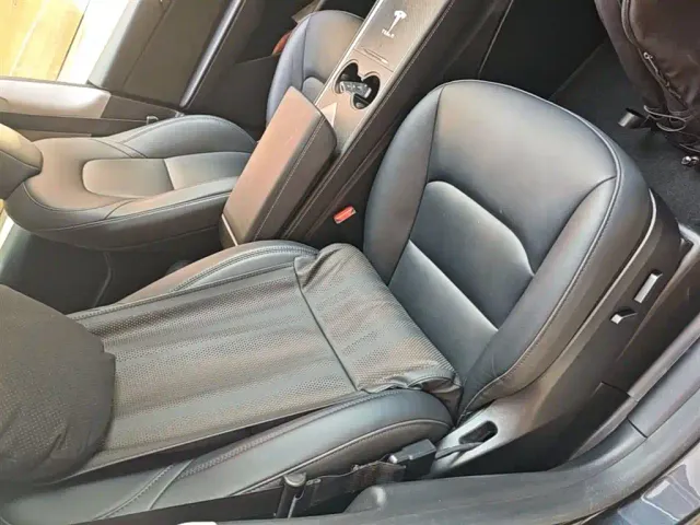 Tesla Model Y — Фото автомобиля 24
