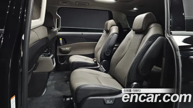 Kia Carnival Generation 4 — Фото автомобиля 18