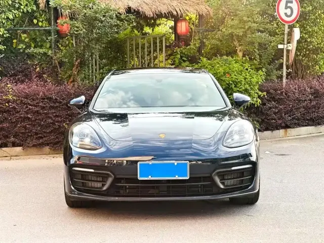 Porsche Panamera — Фото автомобиля 2