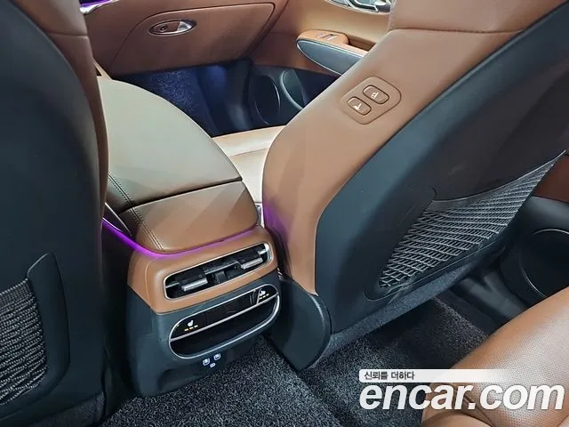 Genesis GV70 — Фото автомобиля 13