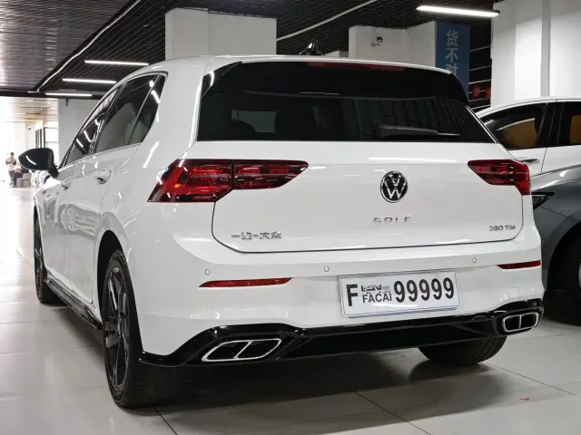 Volkswagen Golf — Фото автомобиля 3