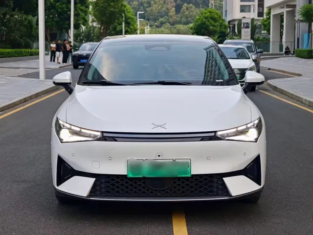 Xpeng P5 — Фото автомобиля 2