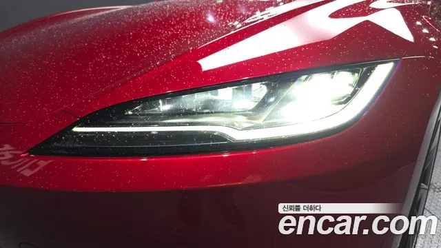 Tesla Model 3 — Фото автомобиля 7