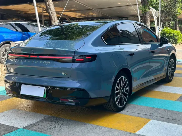 Leapmotor B01 — Фото автомобиля 9