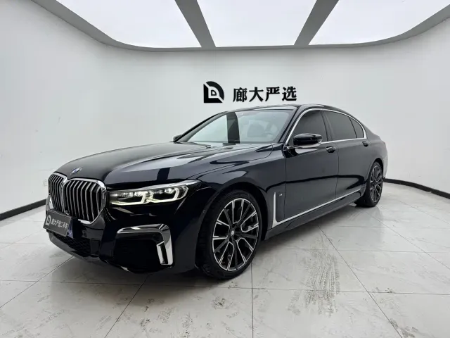 Фотография автомобиля — BMW 7 Series